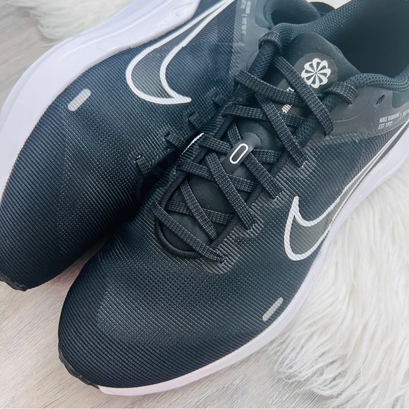 NWT Nike Downshifter 12 Women’s Shoes - Picture 5 of 9